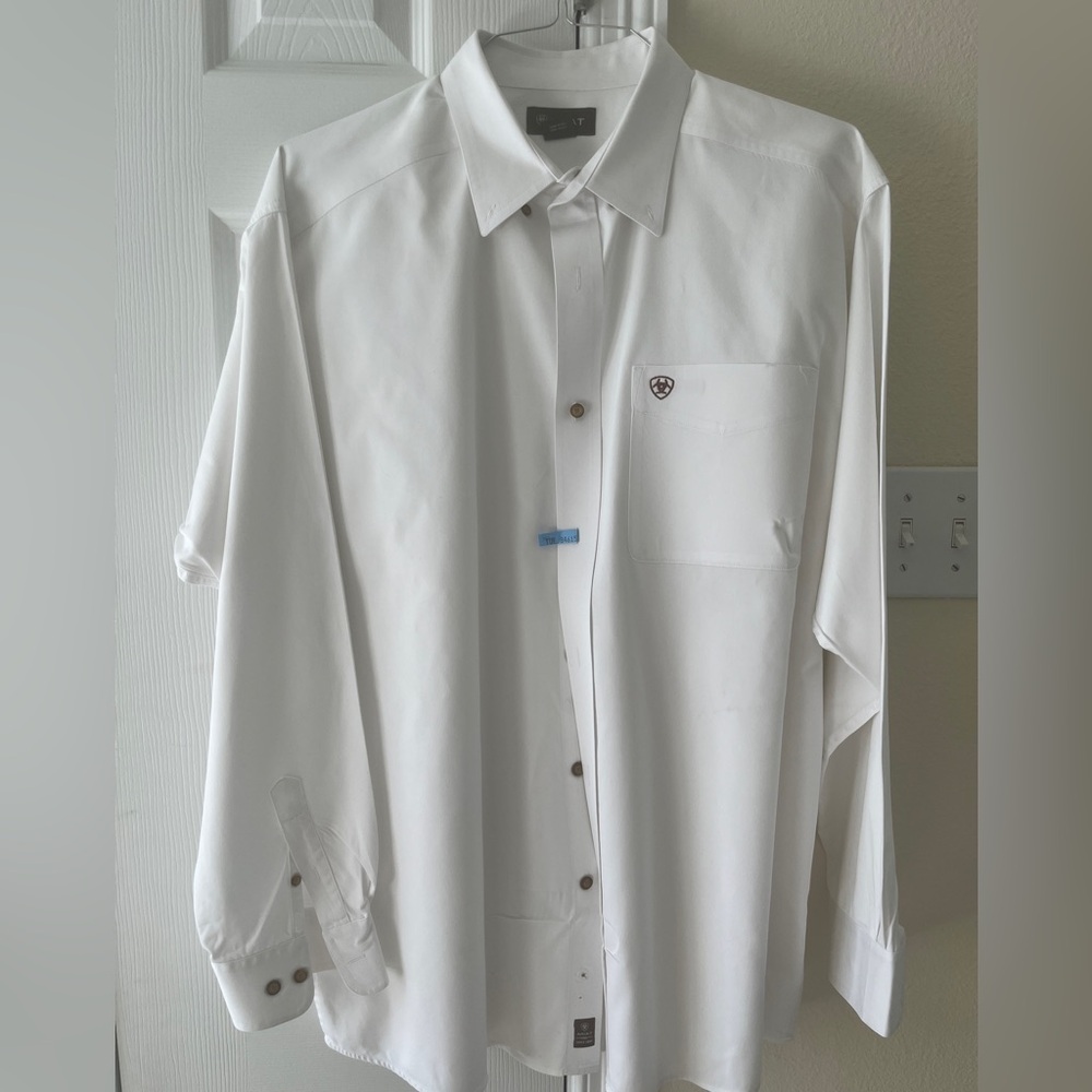 Men’s Ariat long sleeve white dress shirt like new!